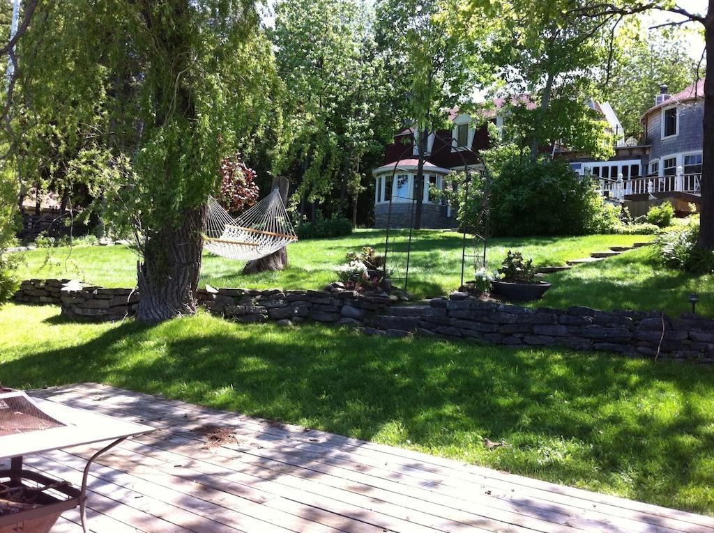 Windswept On The Trent Hotel Campbellford Exterior foto